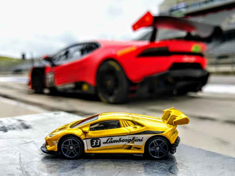 Illustration for article titled Spaghetti Sunday: Lamborghinis on Location